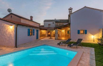Beautiful Heritage Villa Croc with pool in Buje - Foto 7