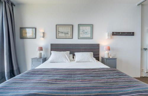 Can Ema, villa moderna con piscina frente al mar - Photo 32