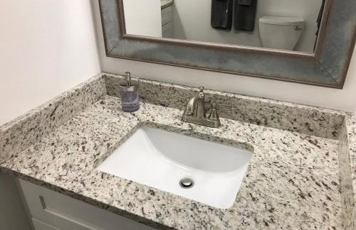 Beautiful Home across the street from Lake June! - Foto 30