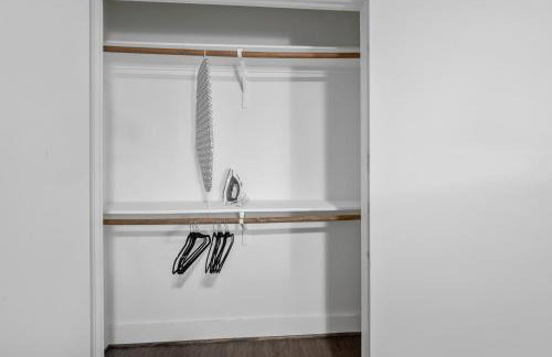 Chic Comfort Near Houston Hotspots - Foto 7