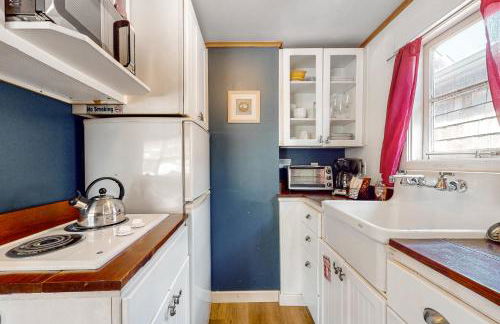 Hidden Villa Cottage #1 - The Nautical Cottage - Photo 10