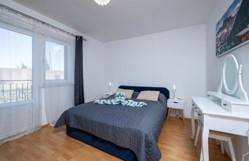 Pet Friendly Apartment In Krsan - Photo 8