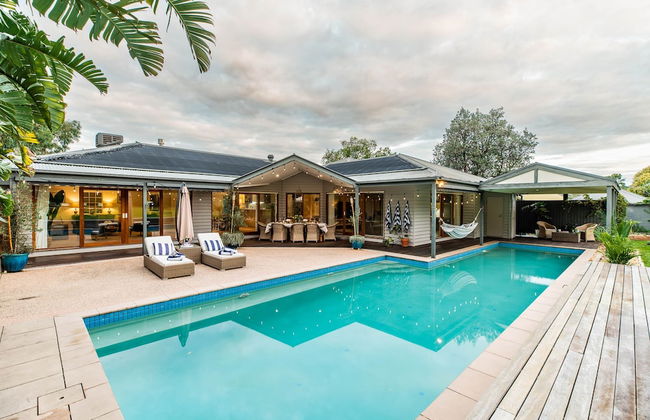 Hamptons Inspired Luxury - Photo 21