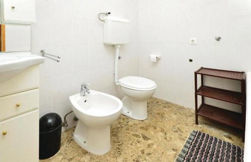 4 Bedroom Cozy Home In Gruda - Photo 26