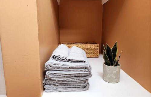 Modern 2 Beds Apt close Downtown - Foto 14