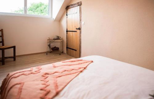 Longère rénovée avec charme, 5 chambres, grand jardin, proche du village, idéale pour 15 pers. - FR-1-410-355 - Foto 27