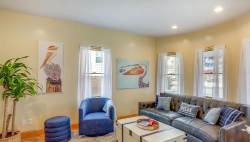 Walk to Beach Home with Pool in Vermilion - Foto 3