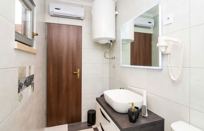 Villa Nives - Three-bedroom Villa With Terrace and Sea View - Foto 8