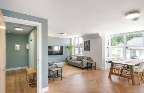 Stylish Apartment with Sea Views & Parking - Foto 6