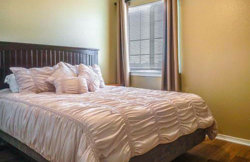 Sunny El Paso Home with Private Yard! - Foto 9