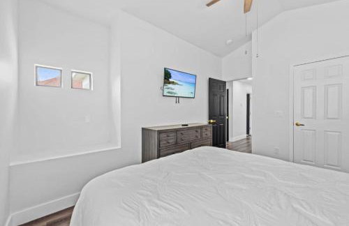 Serene Villa Haven at Allevo Homes - Foto 27