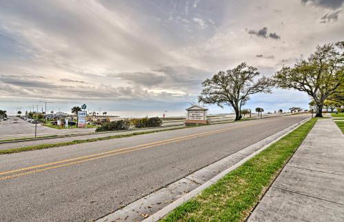 Walk to the Waves! Pass Christian Beach Retreat - Foto 26