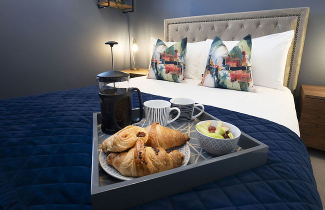 Elliot Oliver - Loft Style 2 Bedroom Apartment With Parking In The Docks - Photo 4