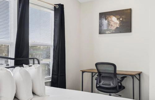 Cozy Comfort near Fountain Square- Downtown Indy - Photo 17