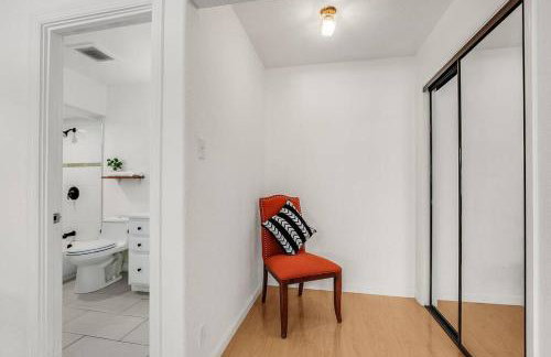 King Suite, 5 Queen beds Spacious Modern Home - Foto 37