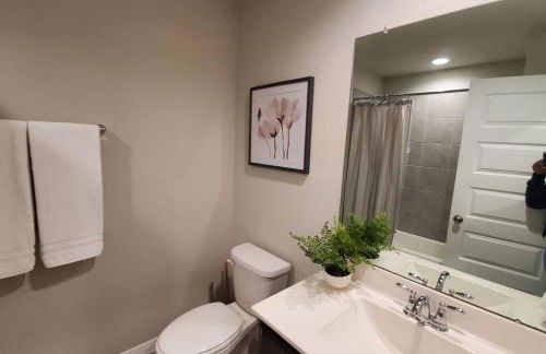Katy Vibes With Jacuzzi, Elegant and Peaceful 3BR - Foto 31