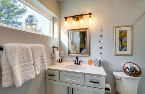 Peaceful Farmhouse Retreat 6 Mi to Virginia Tech! - Foto 15