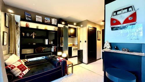 Bright apartment with balcony and pool - Photo 3