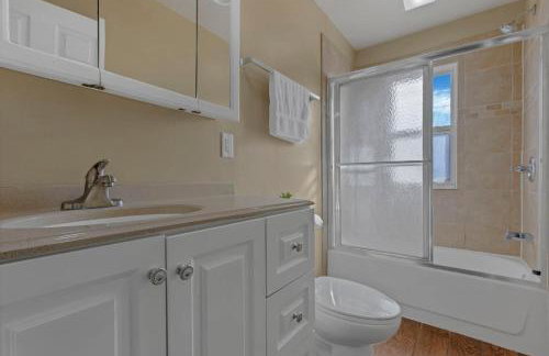 Your Central Columbus Retreat Awaits 5 BR 2 Bath - Foto 20