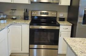 Chic Oasis: 3BR, 2BA, Private Deck - Foto 14