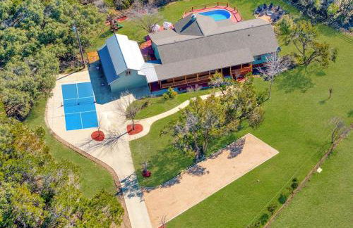 Fitzhugh Lodge - Pool, Poker, Pickleball, Sleeps 16 - Foto 58