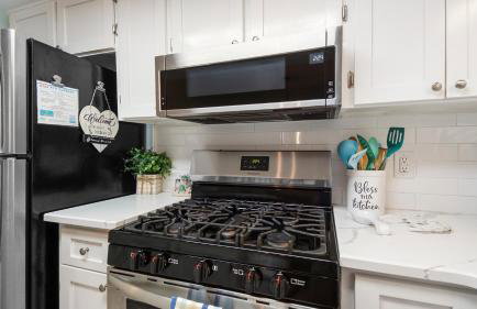 Beach access close to Walmart, Bowling,skating and Game room - Photo 20