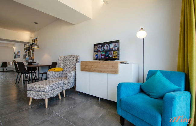 2 Bed Apartment w Distant Sea and Country Views - Foto 6