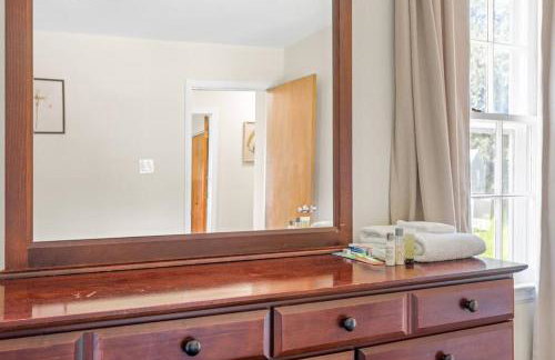 Prime Location 2 BR Oasis with Washer and Dryer - Foto 32