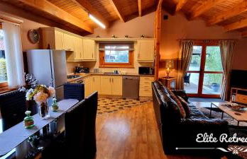 Elite Retreats 4U Lakeside Hot Tub Log Cabin with the fishing peg at Tattershall Lakes Park - Foto 16