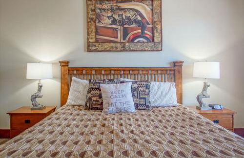 Slope side 8 BR at Sanctuary Majestic Mountain Top Estate 4800 square feet of quality sleeps 16 - Foto 47