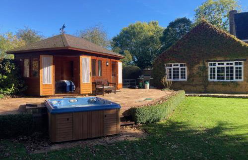 Exclusive 2 Bedroom Apartment with Summer House and Hot Tub - Foto 27