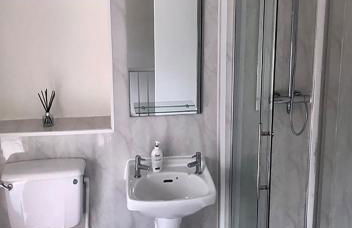 Bee Hive Merthyr Tydfil - Photo 12