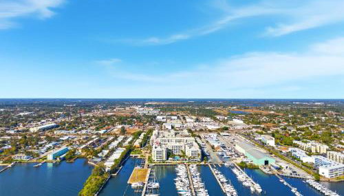Spacious 3BR 3BA with King Bed & Amazing Pools near Intercoastal, Lantana Beach, FL - Foto 2