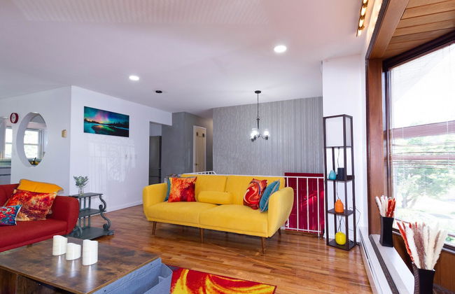 Cheerful & Beautiful 3-Bedroom Ranch - Photo 34