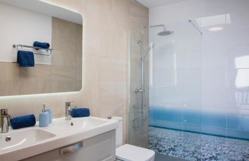 FRONTLINE VILLA 25, Modern Coastal Design with Amazing Views - Foto 8