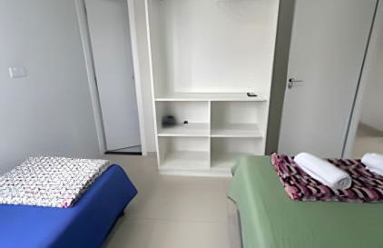 03 quartos (ar condicionado e ventilador), até 10 pessoas, garagem, atrás do hospital da Unimed apt 202 - Foto 3