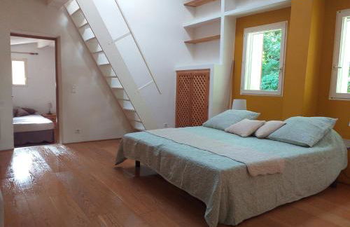 maison au coeur de Fontaine de Vaucluse, nichée sur le rocher et surplombant la sorgue - Foto 13