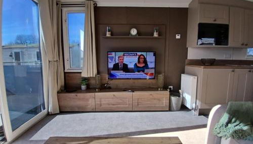 Serenity - Luxury Hot Tub, Sunnymede, Fantasy Island, Ramped Access, Parking, 2 dogs max - East Coast Holidays - Foto 5