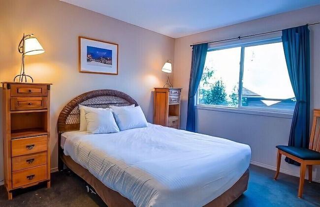 Polar Peak Lodges by Fernie Lodging CO - Photo 3