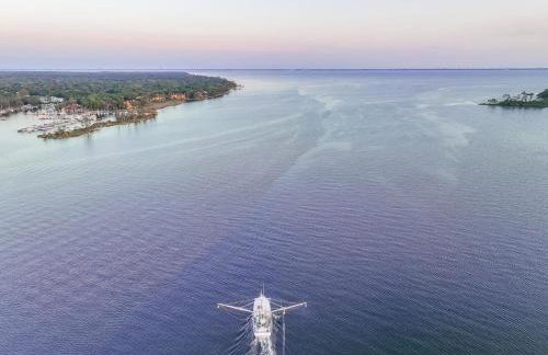 FEATURED ON HGTV'S MY LOTTERY DREAM HOME! Private dock, 15 minute boat ride to Crab Island, 20 minute drive to Destin, Pet Friendly - Foto 39
