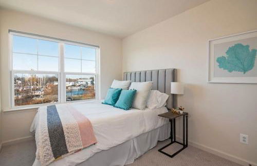 New Intown Waterfront Townhome wPool & Location - Foto 10