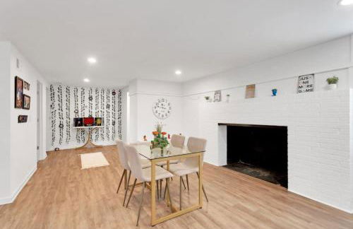 Retro Cumberland 2-Story Hangout near Six Flags - Foto 17