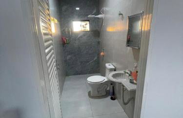 Casa com piscina e garagem privativa - Foto 8