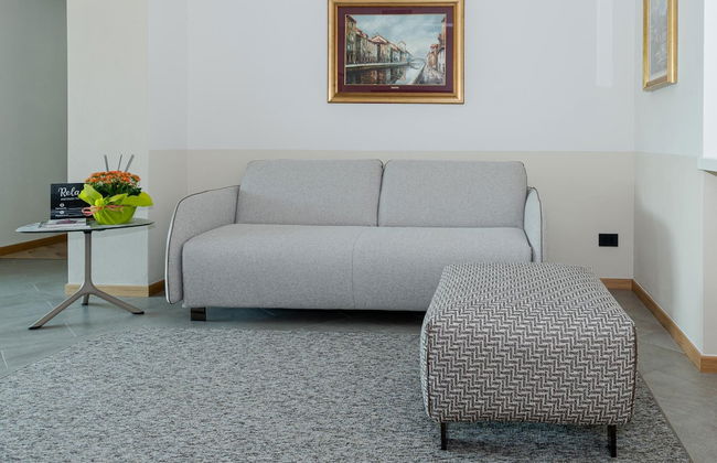 Luxury 1 in Como With 2 Bedrooms and 2 Bathrooms - Photo 3