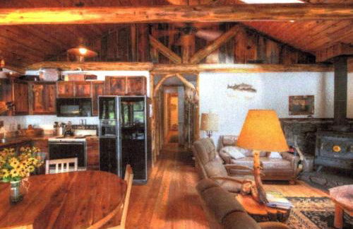 Unique Riverside Vacation Rental Perfect for Events in the Flathead National Forest, Montana - Foto 12