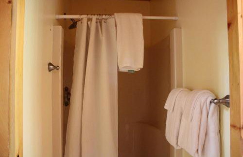 Breathtaking Tree House Rental near Charleston, West Virginia - Foto 17