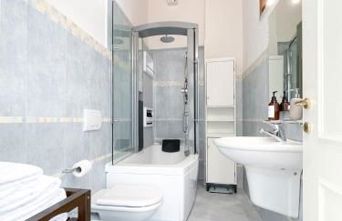 Villa Luminosa, Lake View & Private Parking - Foto 34