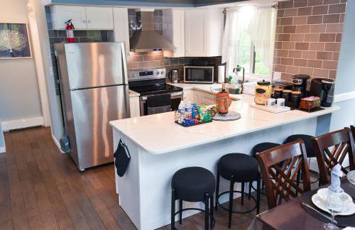 Bool Bear Lodge a pet friendly Pocono Vacation Home with Fireplace, BBQ and more - Foto 10