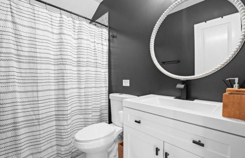 Boho 5BR Modern Villa w Hot Tub, Grill, Patio and Backyard - Foto 36