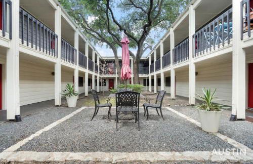 Spacious 2 Apt Combo Sleeps 12 Pool and Pets - Photo 62